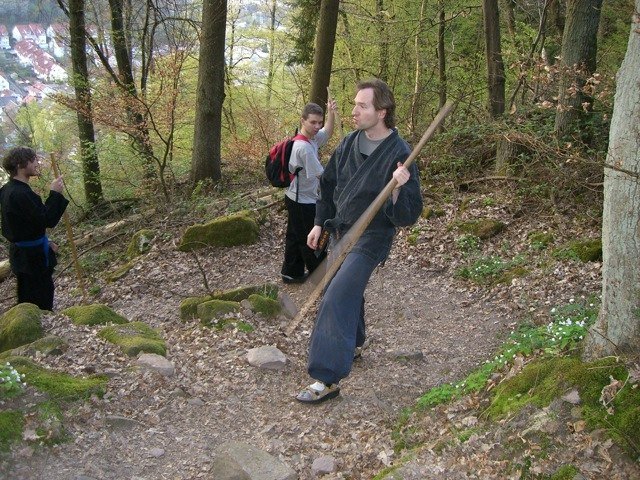 Ninjutsu-Gruppentraining an einer Burgruine · Ninjutsu · spirituelle japanische Krieger-Kunst der Taguchi-Linie